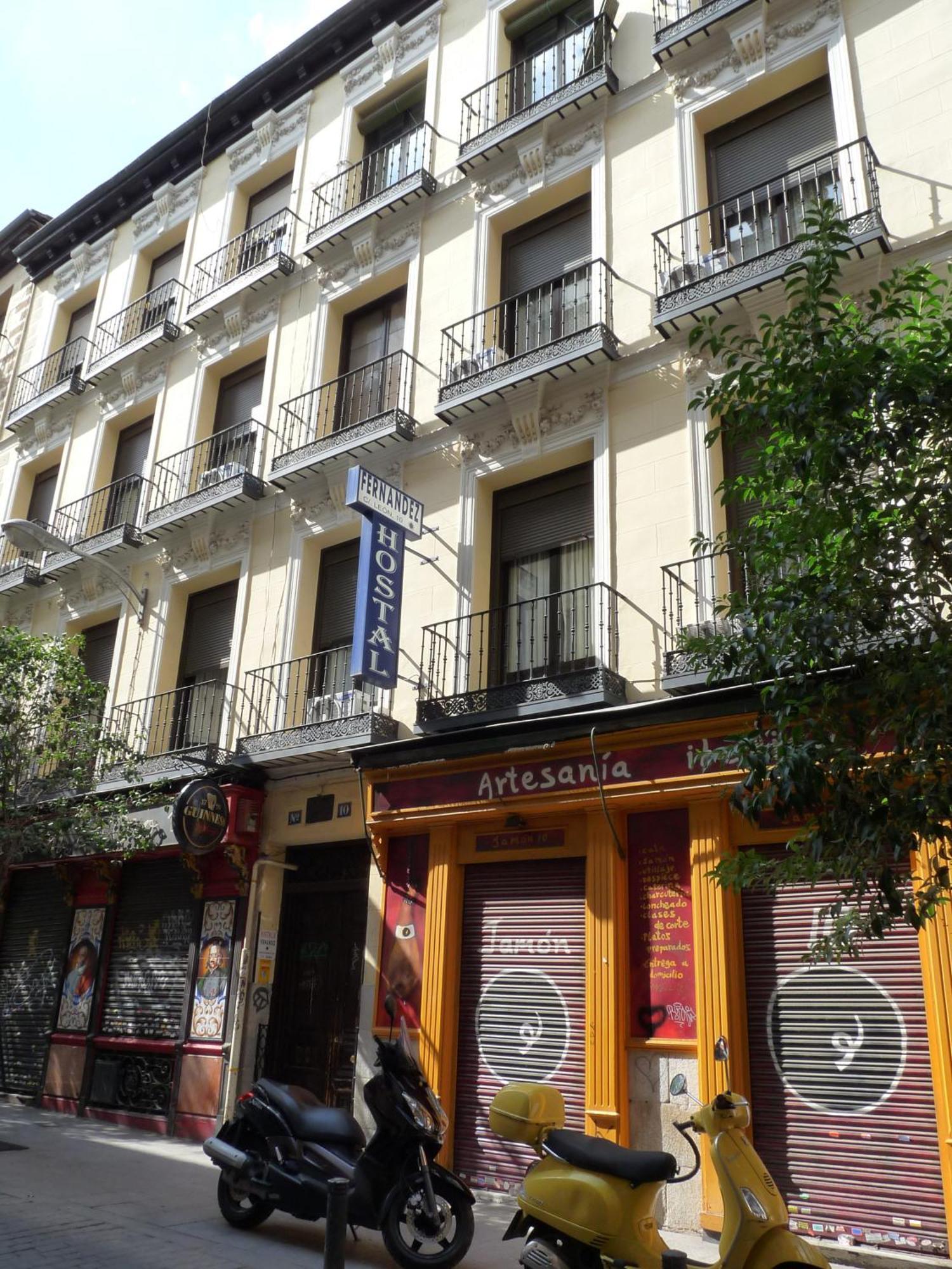 Hostal Fernandez Madrid Exterior photo