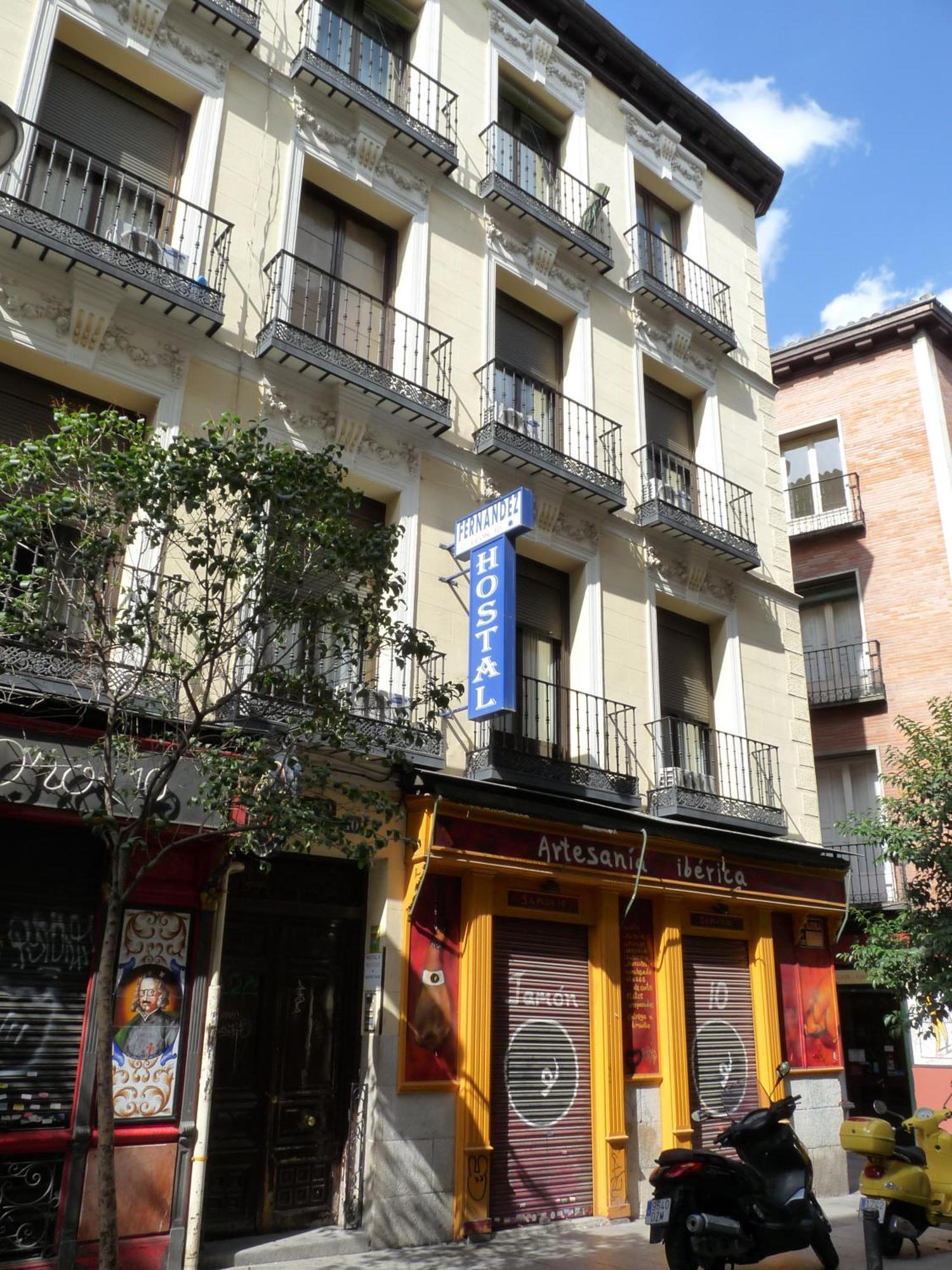 Hostal Fernandez Madrid Exterior photo