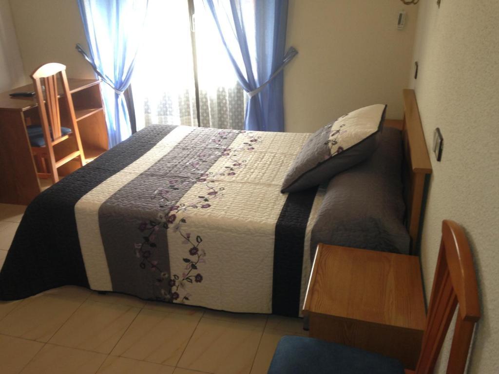 Hostal Fernandez Madrid Exterior photo